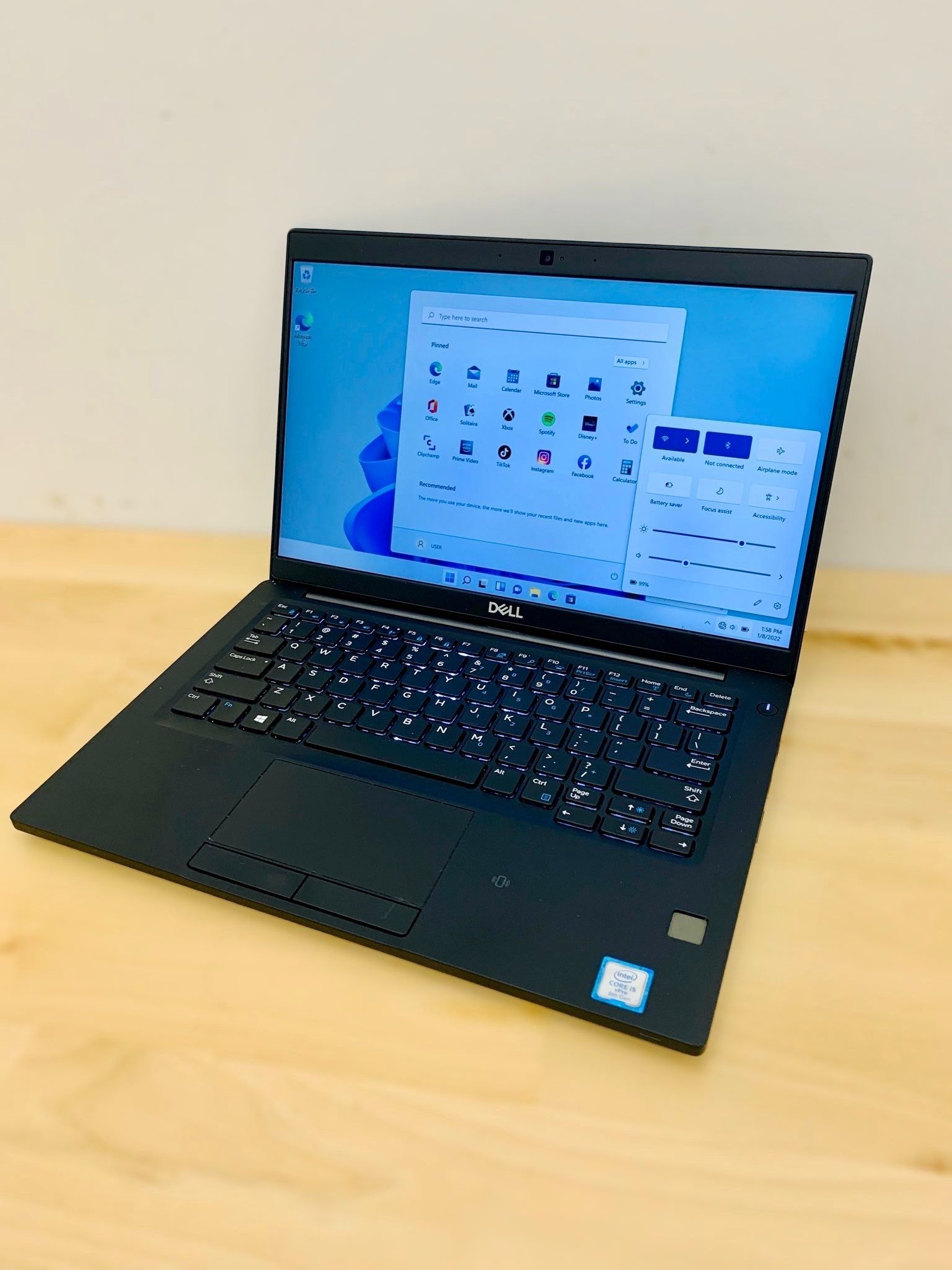 Dell i5 8th Gen vPro Quad Core Full HD Touchscreen laptop / Windows 11 Pro / SSD 256GB / RAM 8GB / Camera / Bluetooth / HDMI / USB C / Antivirus / Cha