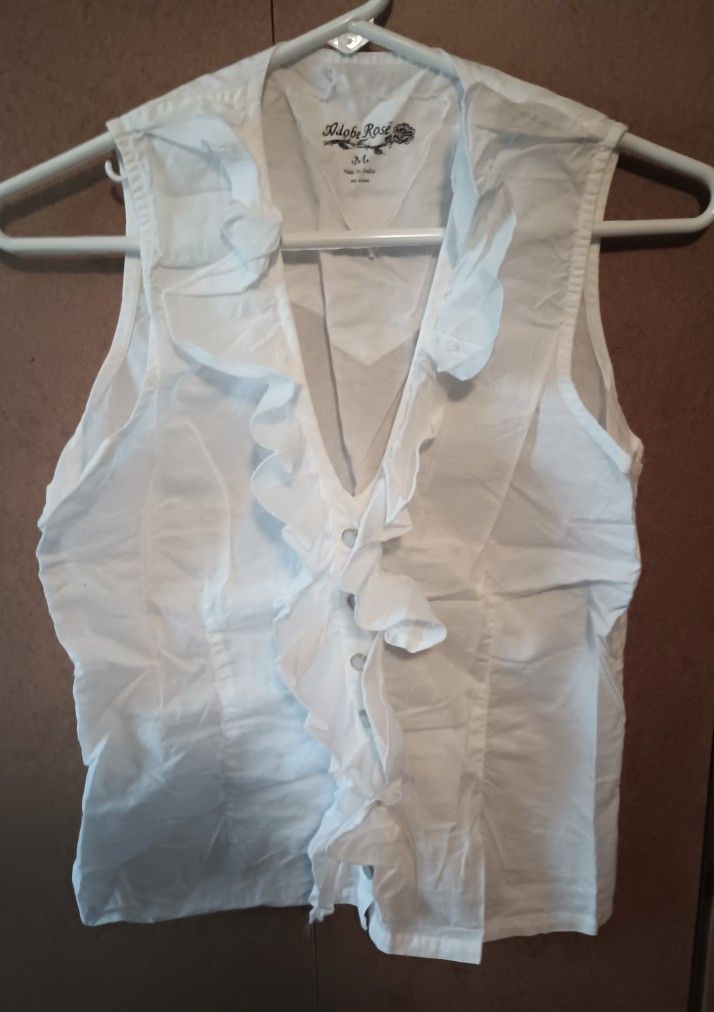 Adobe Rose White Sleeveless Button-up Sz Med $10 MPU SERIOUS INQUIRIES ONLY