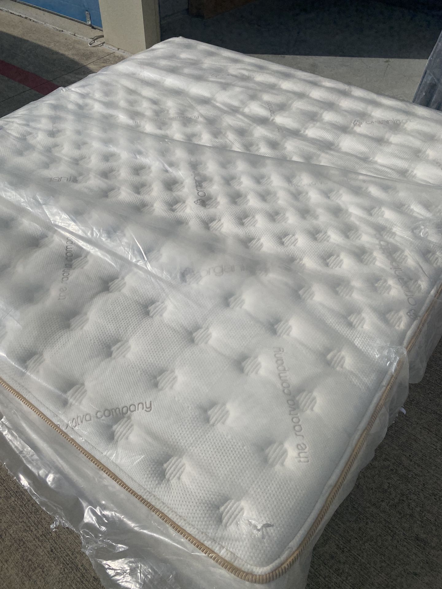 Overstock Display King Pillowtop Mattress for Sale in San Antonio, TX