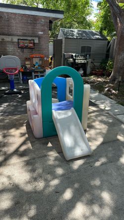 Toddler kangaroo outdoor climber