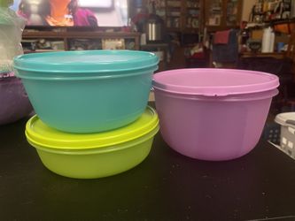 Tupperware items