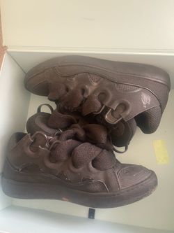 Matt black lanvins