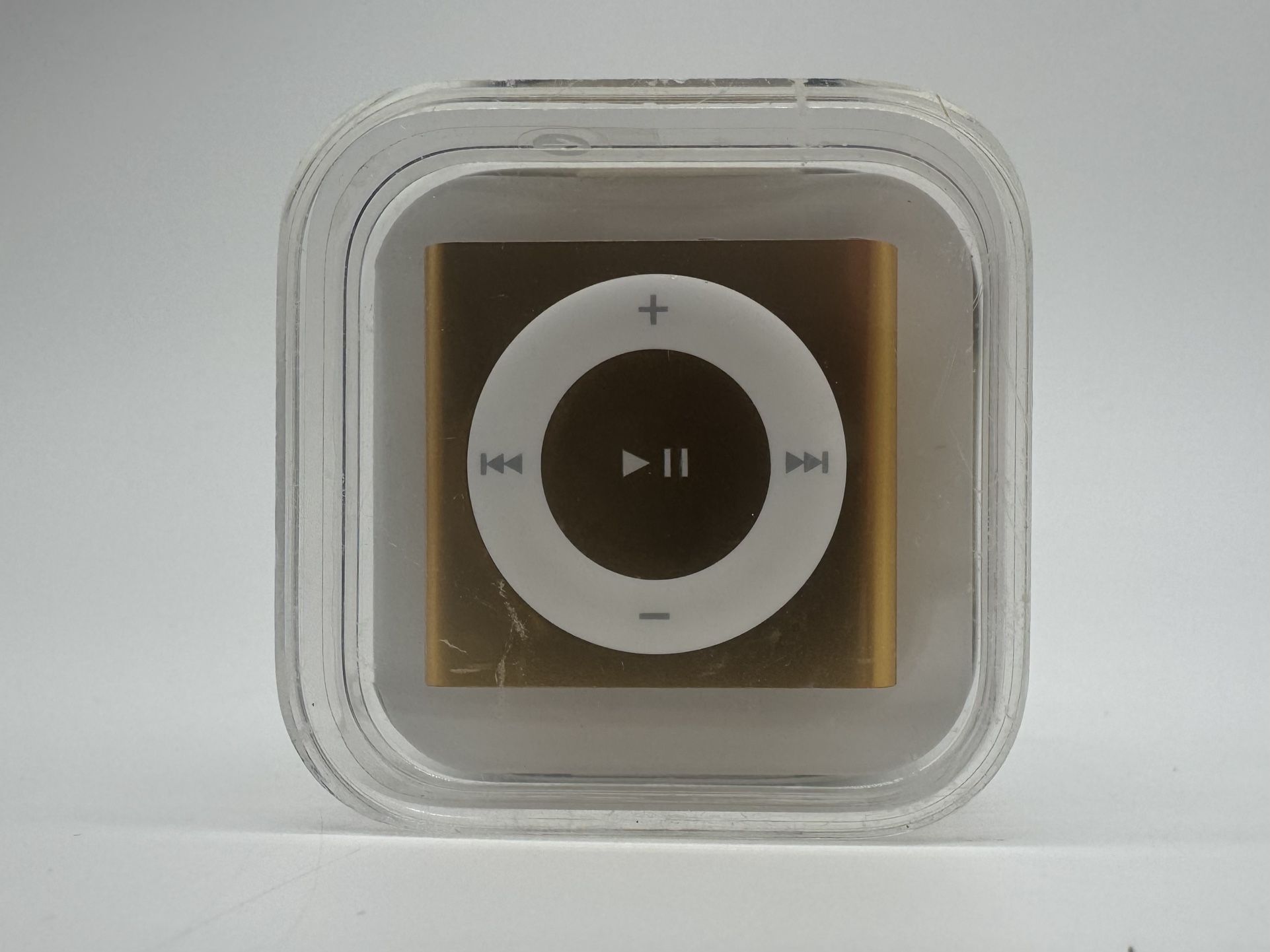 Apple iPod Shuffle 2010 4th Generation Model - A1373 - GOLD 2GB BRAND NEW SEALED