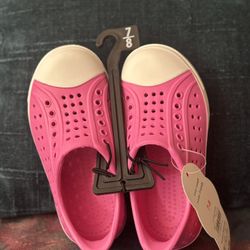 Girl Shoes Size 7/8