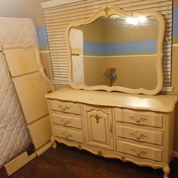 Dresser And MIRROR 