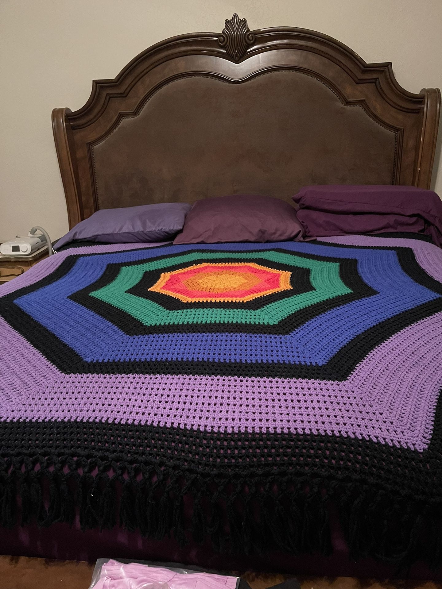 Need Gone this Week…..King Size Bedroom Set