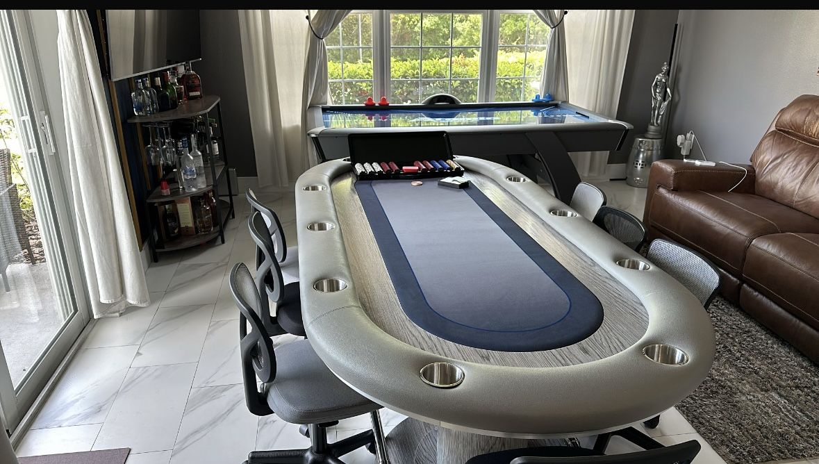Poker Table