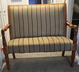Settee / 2 seater couch