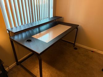 Gaming table