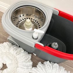 (Brand New) $25 Spin Mop Bucket Floor Cleaning System With Wheels Include 2 Microfiber Replacement Head