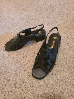 Ladies Naturalizer Size 7brand New