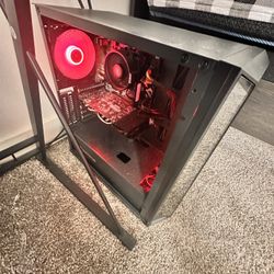 New Pc Barely Used It Had It Since A Year Comes With Keyboard And Mouse 