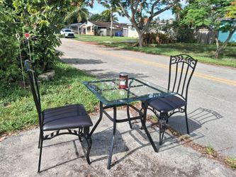 Dining table whit chairs