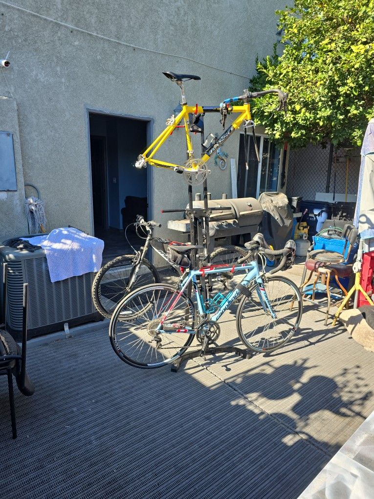 Racks Bikes 