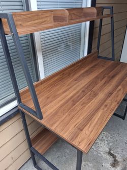 Brown desk 44.02W x 20D x 50H