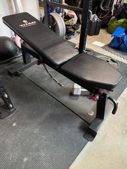Titan Fitness adjustable incline workout bench