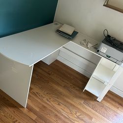 White Corner deak