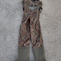 CAMO HUNTING FISHING CHEST WADERS SIZE 12