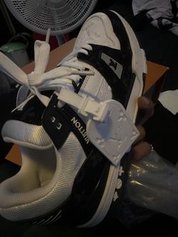 LV Shoes size 10