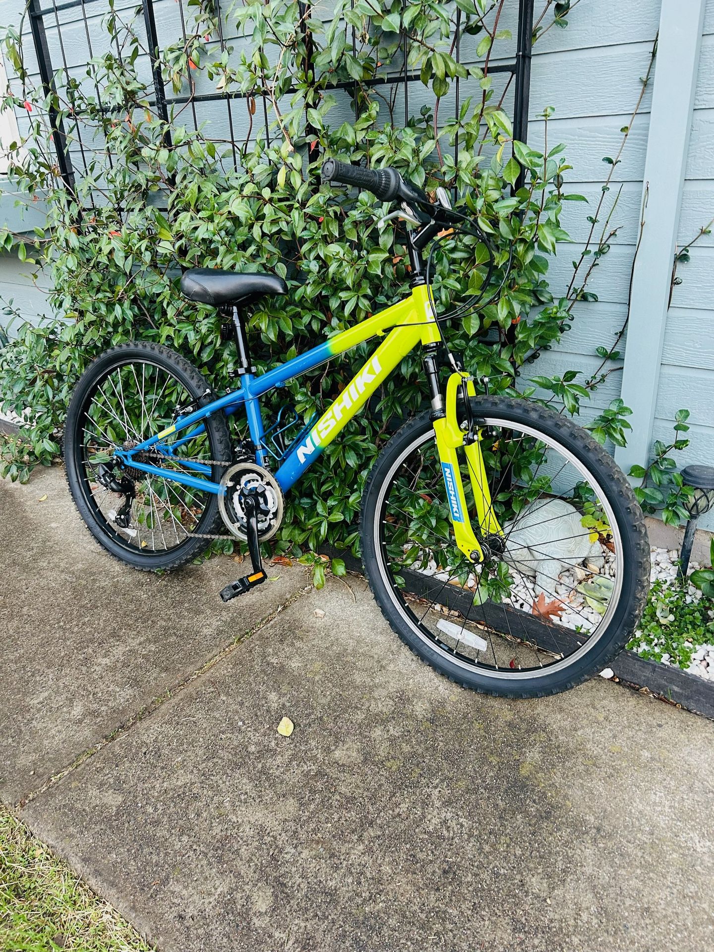 NISHIKI PUEBLO YOUTH MOUNTAIN BIKE 24” Wheels