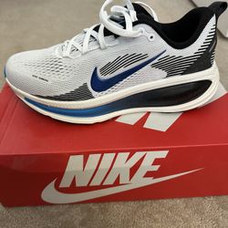 Nike Vomero 18 Brand New Mens Size 8.5