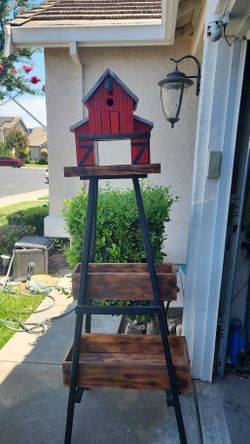 Red Barn Bird House/ Feeder & Planter box