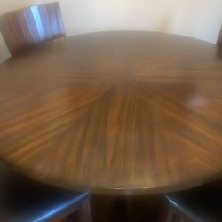 Dining Table And 4 Chairs 