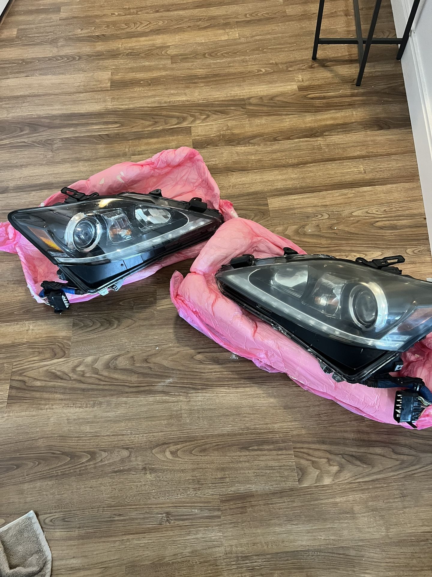 Lexus IS Headlights