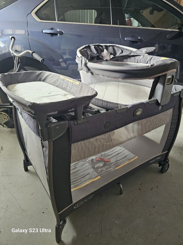 GRACO
Pack 'n Play Travel Dome Lx Playard