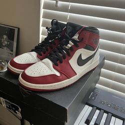 Jordan 1 Mid Chicago(2020) Size 10