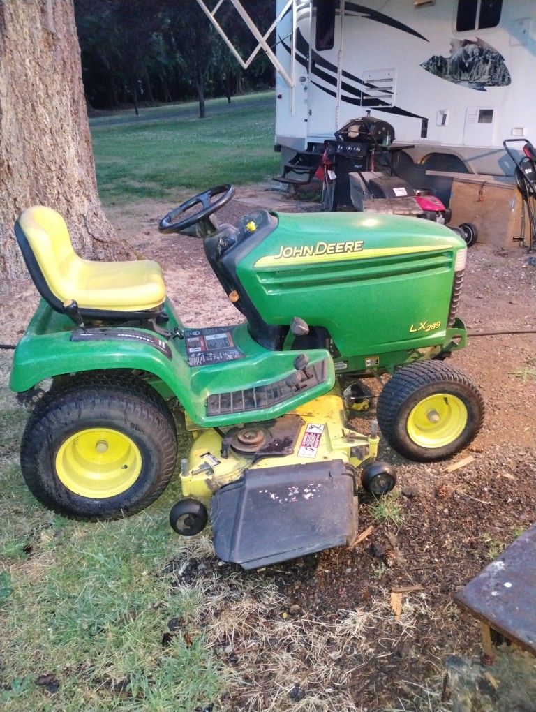 John Deere Lx289