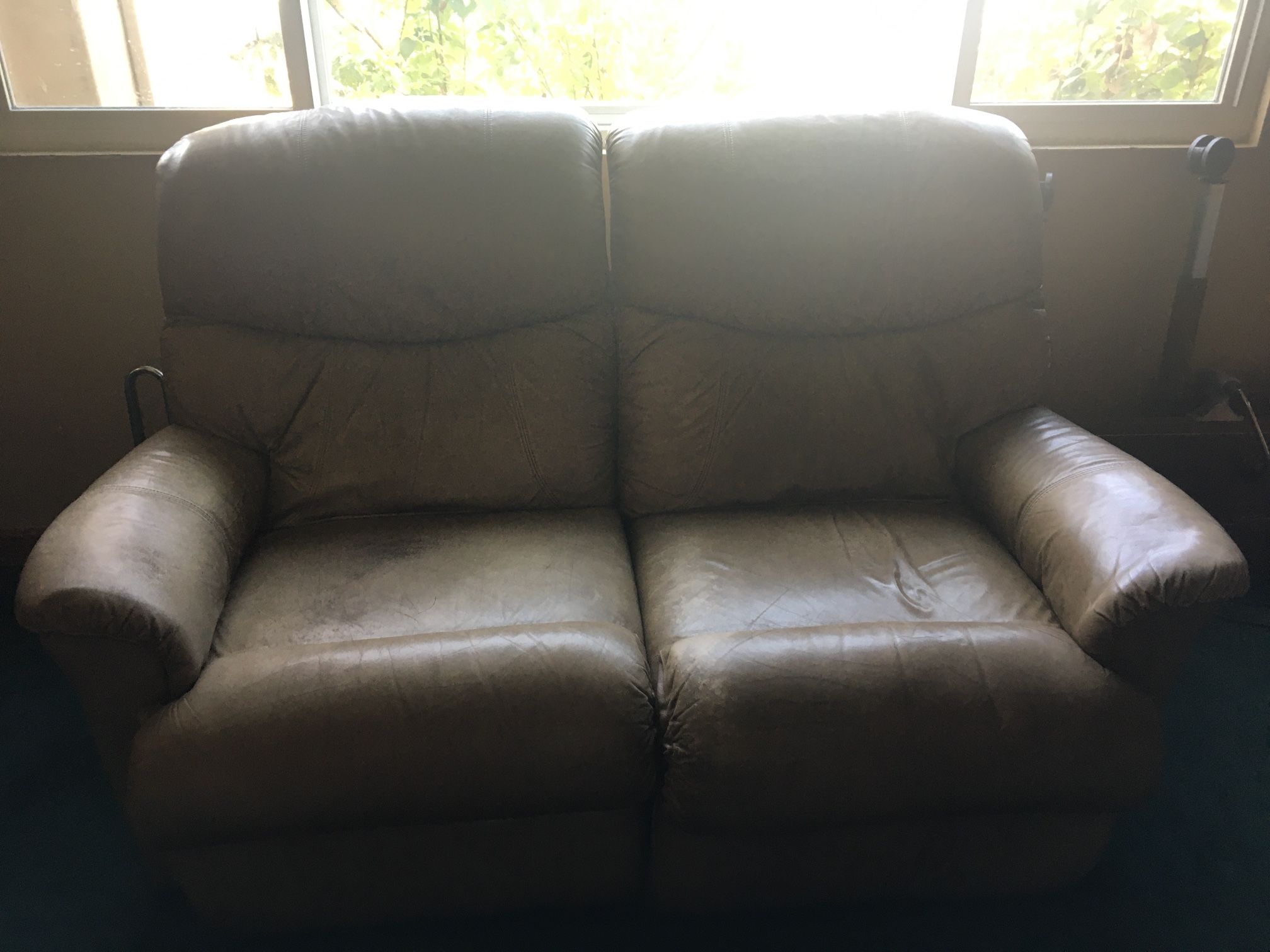 Free Leather La-z-boy Loveseat