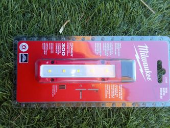 Milwaukee magnetic light