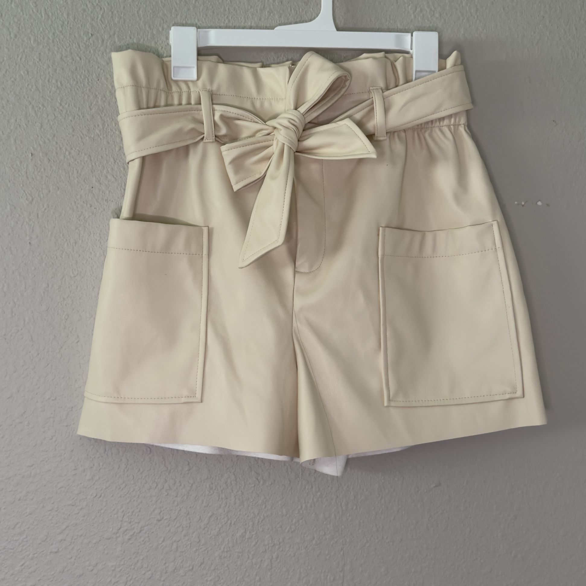 NWT Kelly Rowland Faux Leather Shorts Large Beige High Rise Bowknot