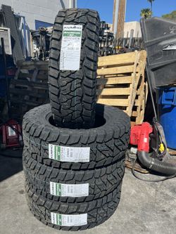 LT275/70R18 KUMHO ROAD VENTURE RT 