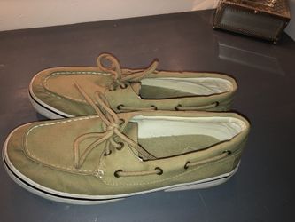 $2 Men’s St John’s Bay Boat Shoes Size 10.5