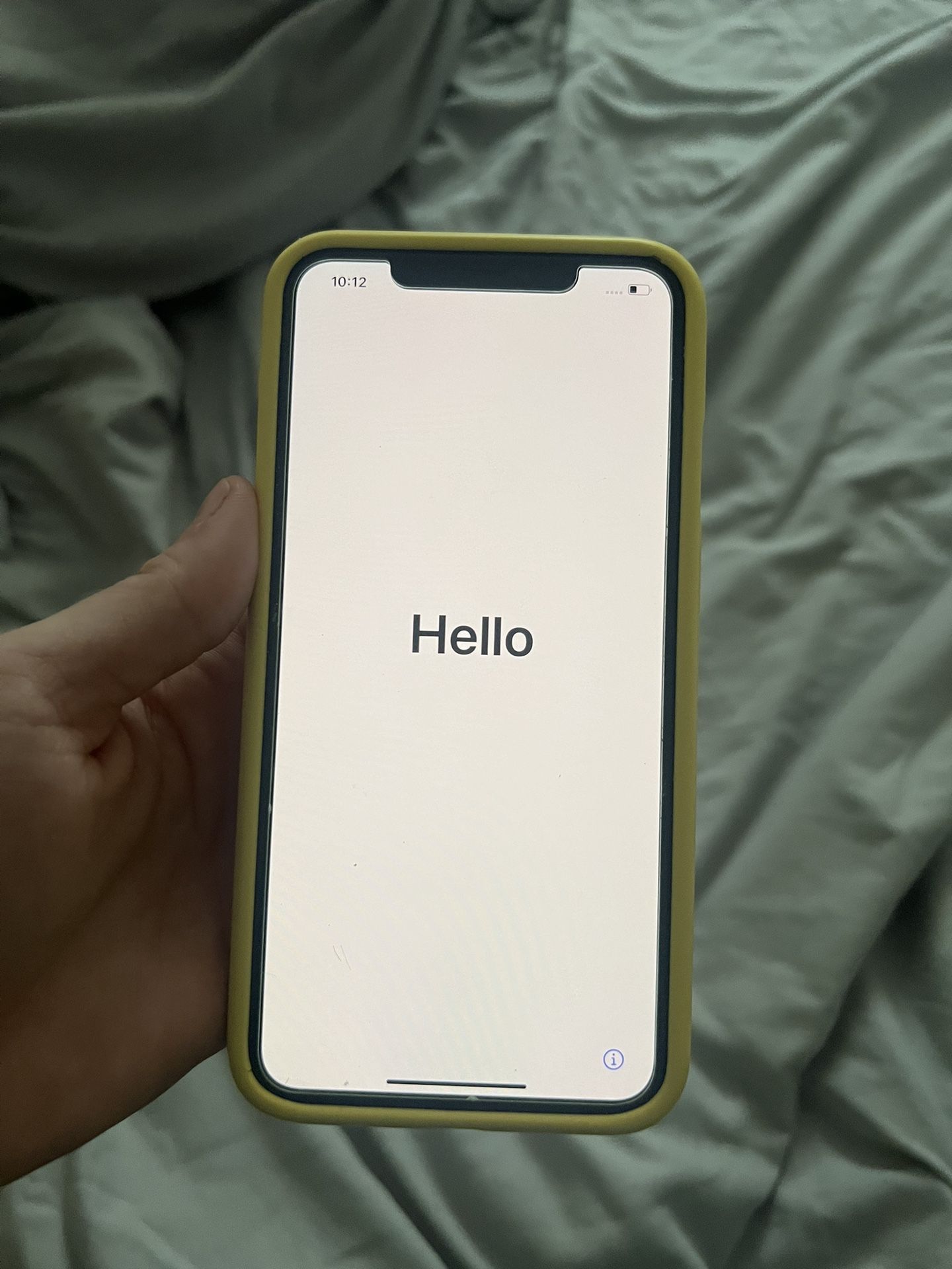 iPhone XS Max 64 GB, White (US Cellular) and case