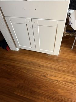 30” Hampton Bay Shaker Sink Base