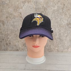 Reebok NFL Onfield Minnesota Vikings Fitted Hat Size L/XL