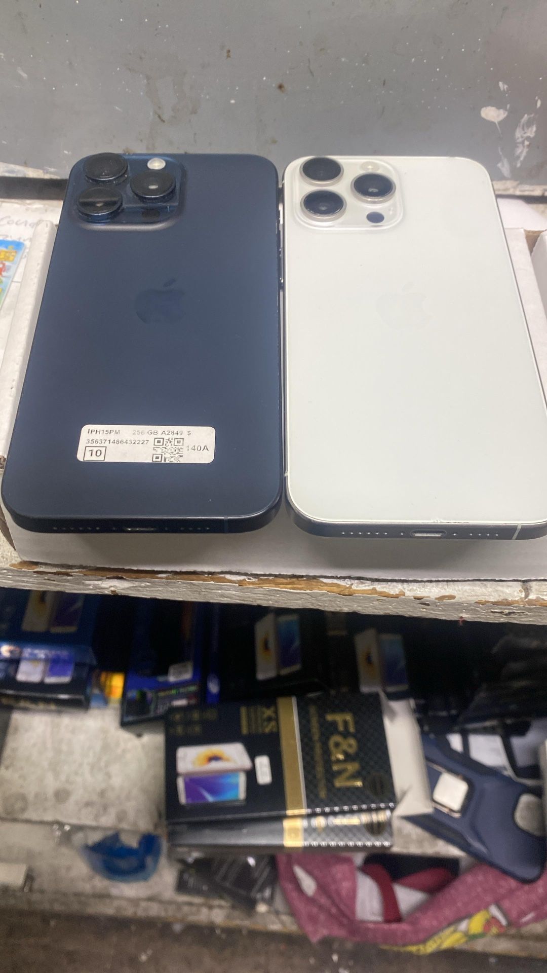 Apple iPhone 15 Pro - Unlocked 