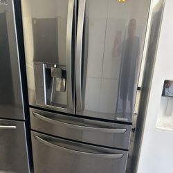 Counter Depth Black Stainless Steel Refrigerator 
