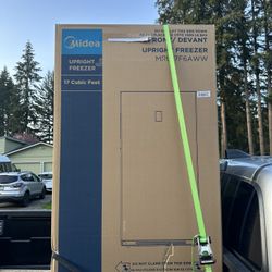 New Midea Convertible Upright Freezer/Refrigerator 17-cu ft Garage Ready Frost-free Upright Freezer