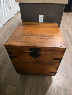 Side table/ chest