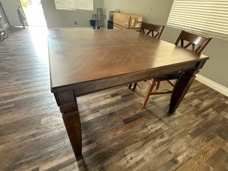7 piece Dining Table
