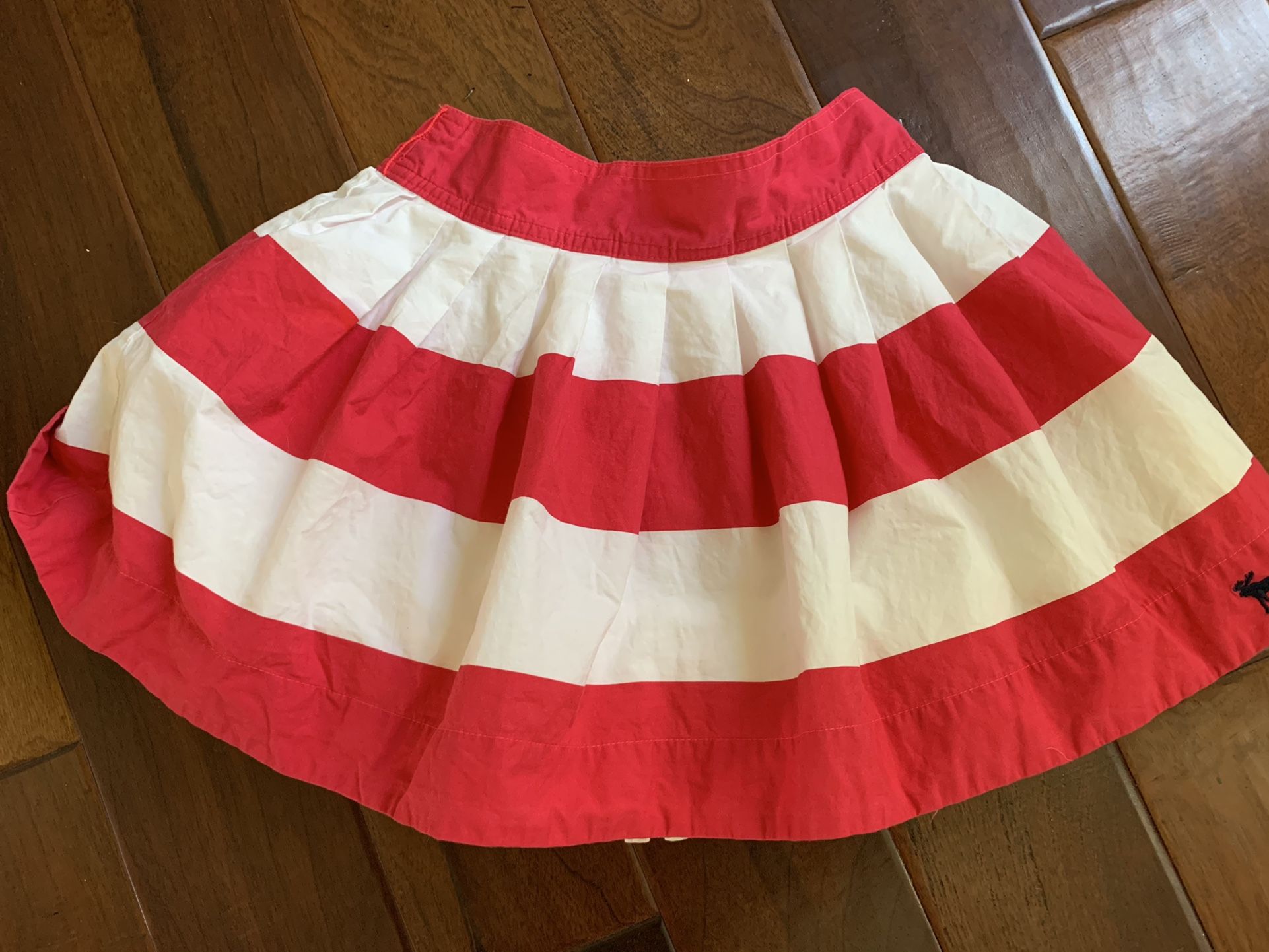 New very pretty amber Crombie skirt size ladies small
