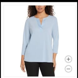 Banana Republic Ladies V-neck Top 