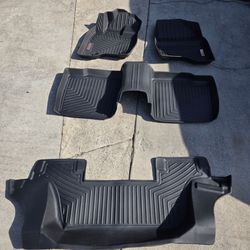 2017 Ford Explorer xlt floor mats