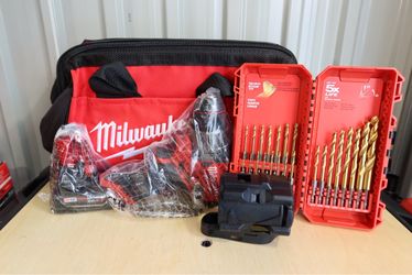 Milwaukee M12 Hammer Drill driver kit