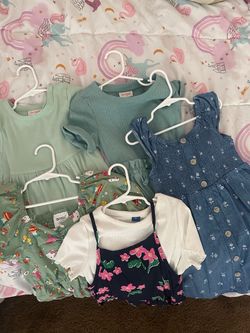 Girls dresses XS size 4/5