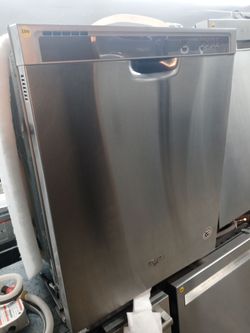 Whirlpool stainless steel dishwasher with plastic tub - Free delivery